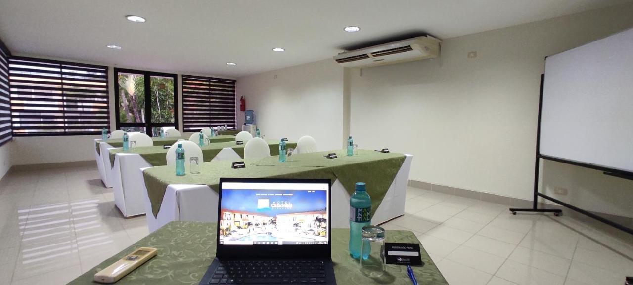 Hotel Club Del Sol Atacames Bagian luar foto
