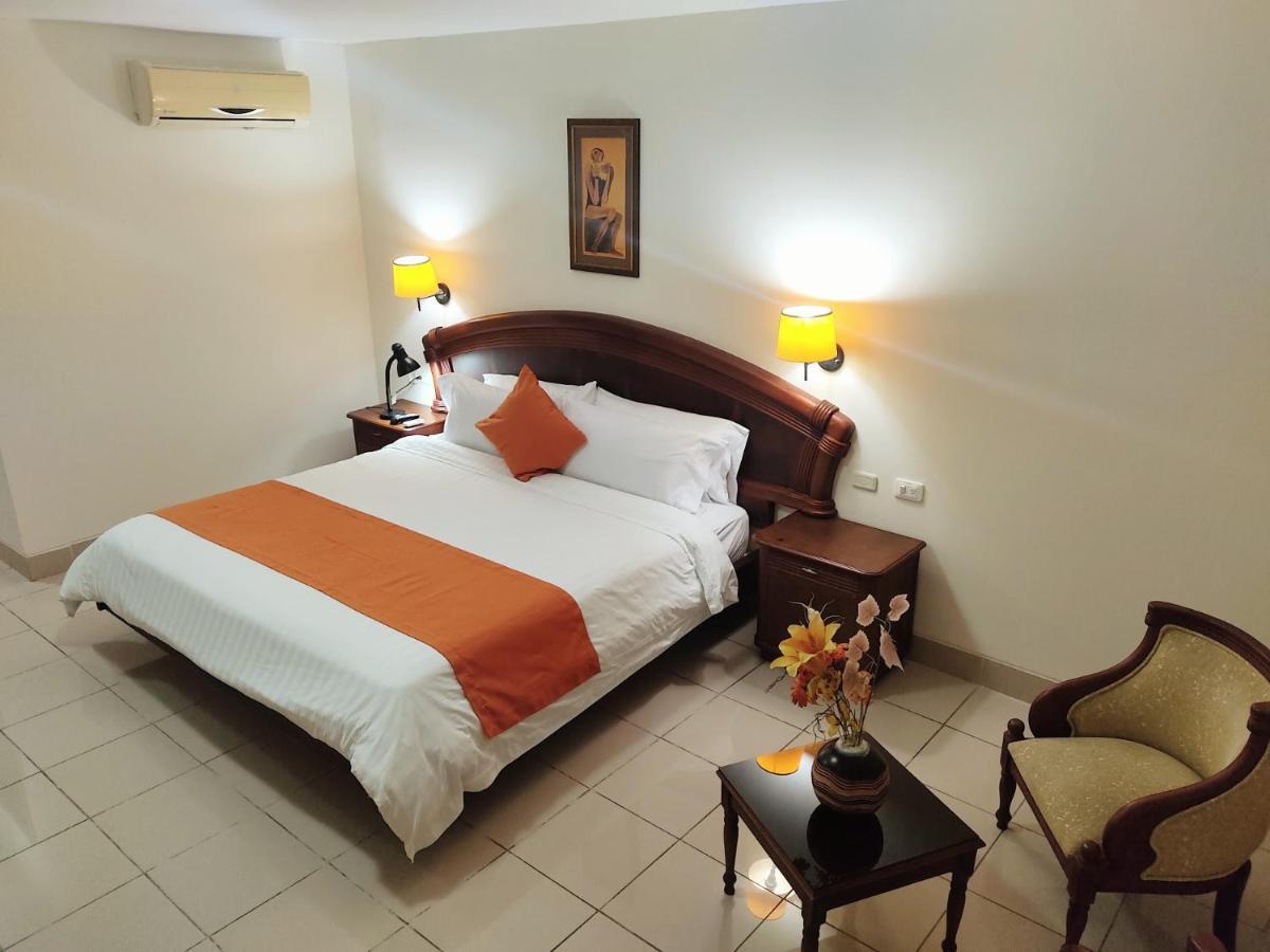 Hotel Club Del Sol Atacames Bagian luar foto