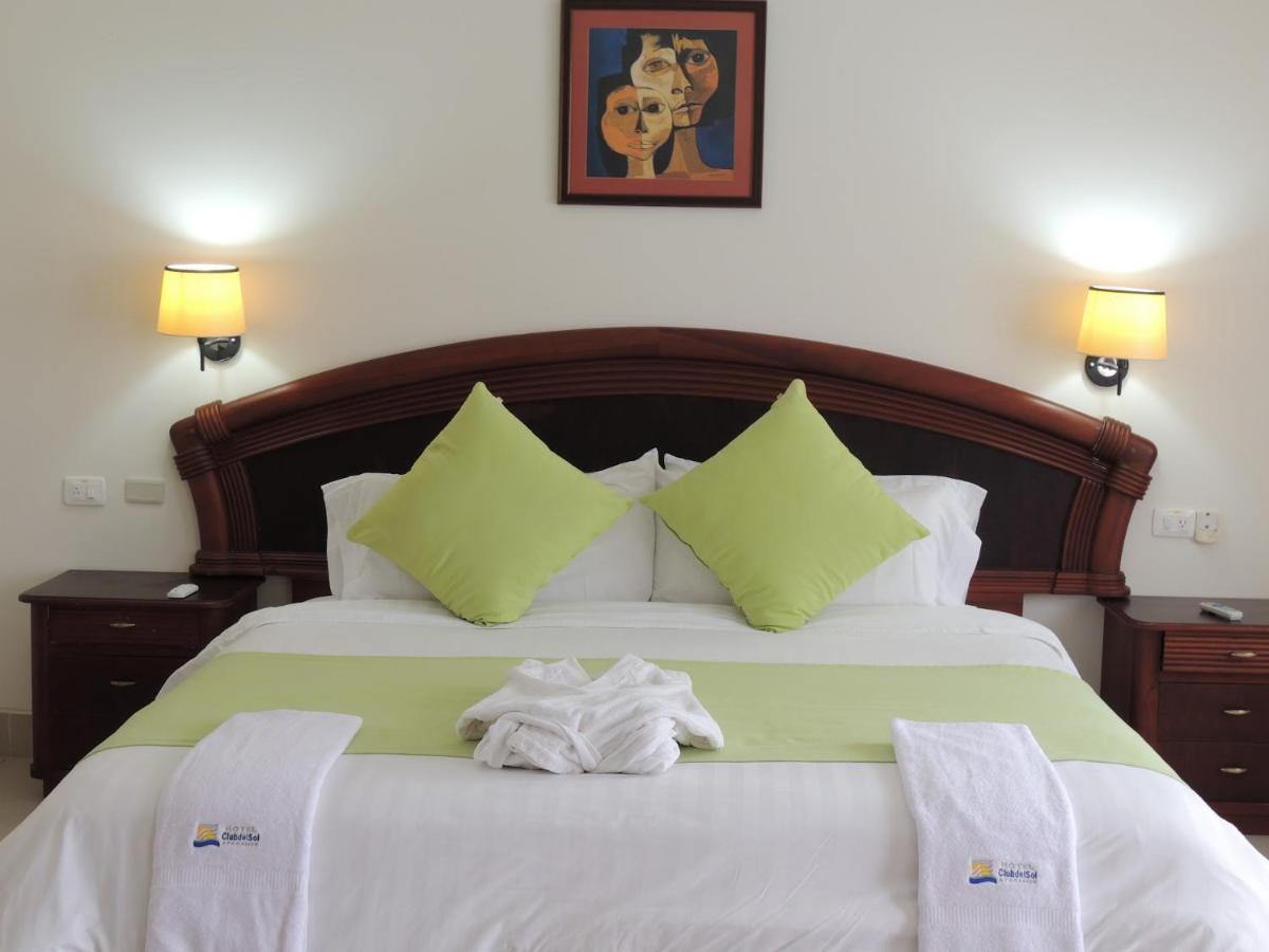 Hotel Club Del Sol Atacames Bagian luar foto