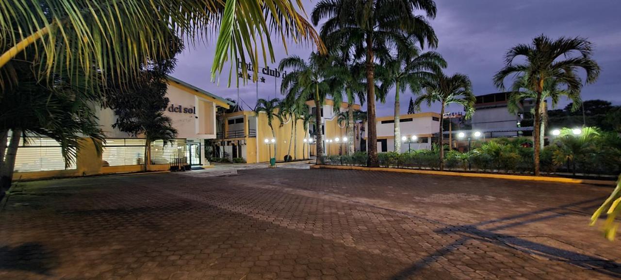 Hotel Club Del Sol Atacames Bagian luar foto