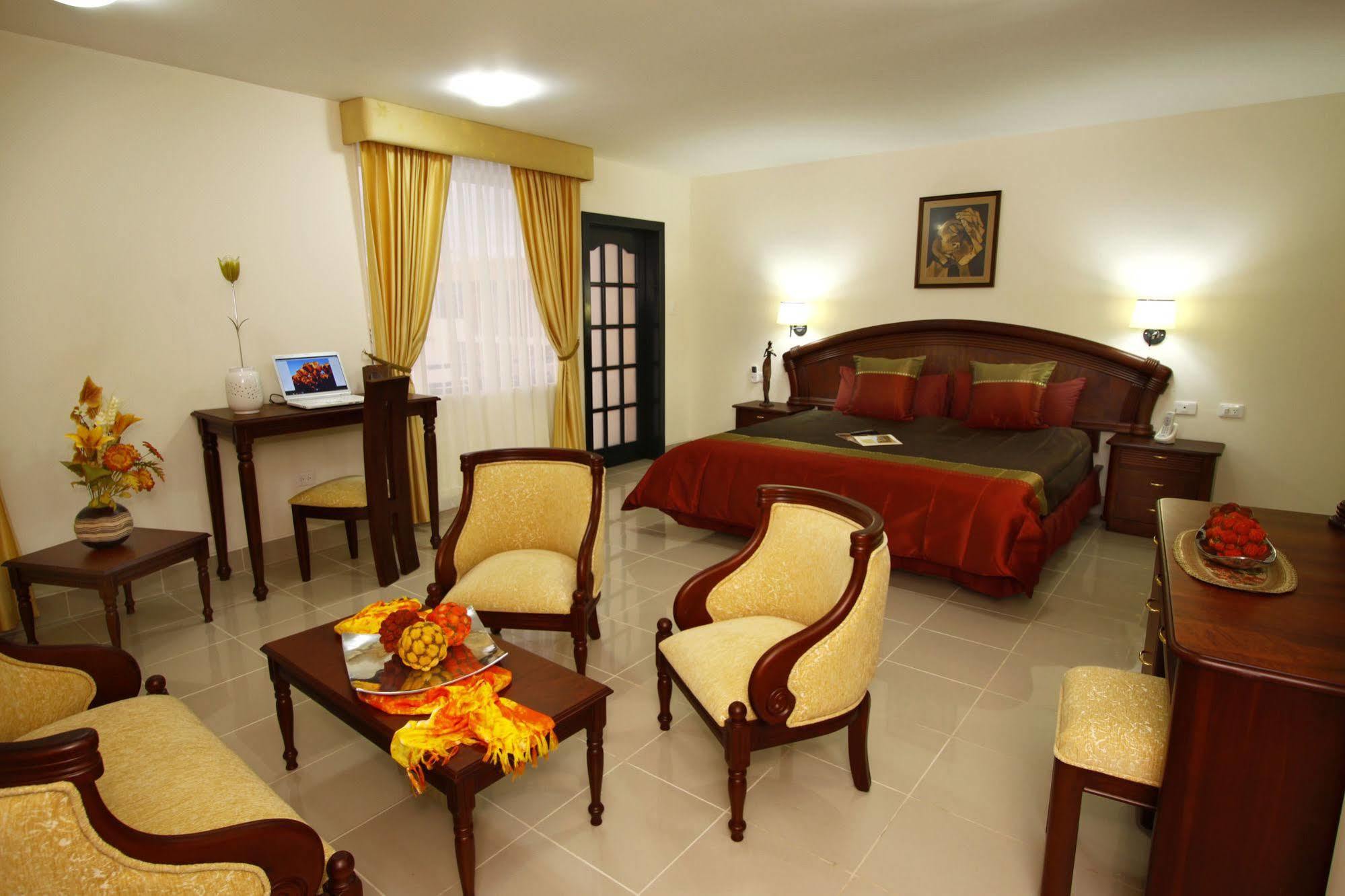 Hotel Club Del Sol Atacames Bagian luar foto