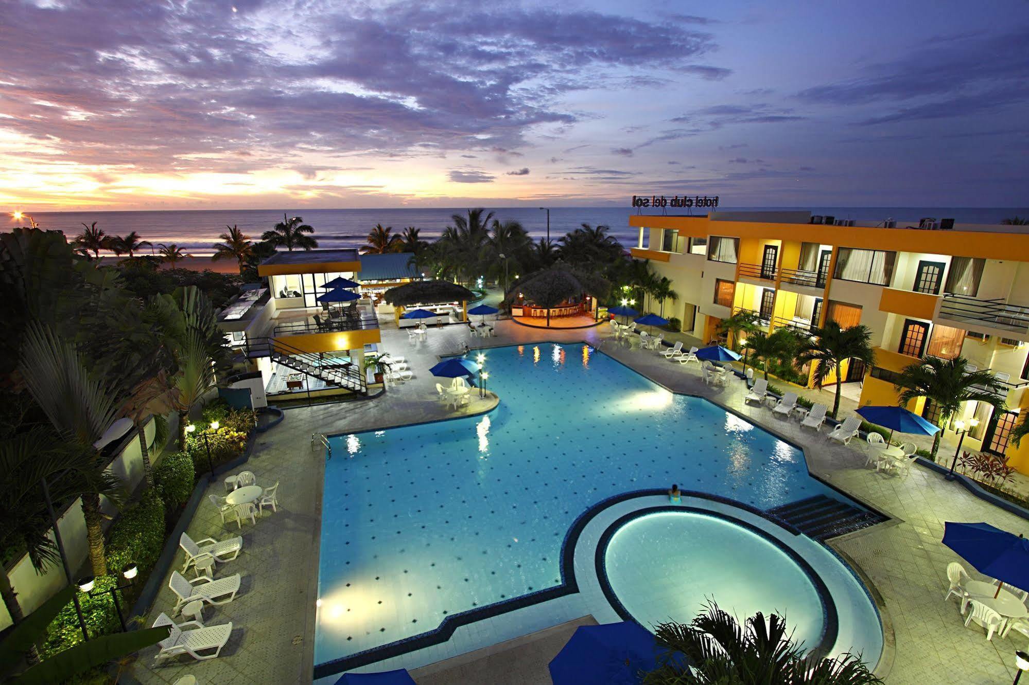 Hotel Club Del Sol Atacames Bagian luar foto